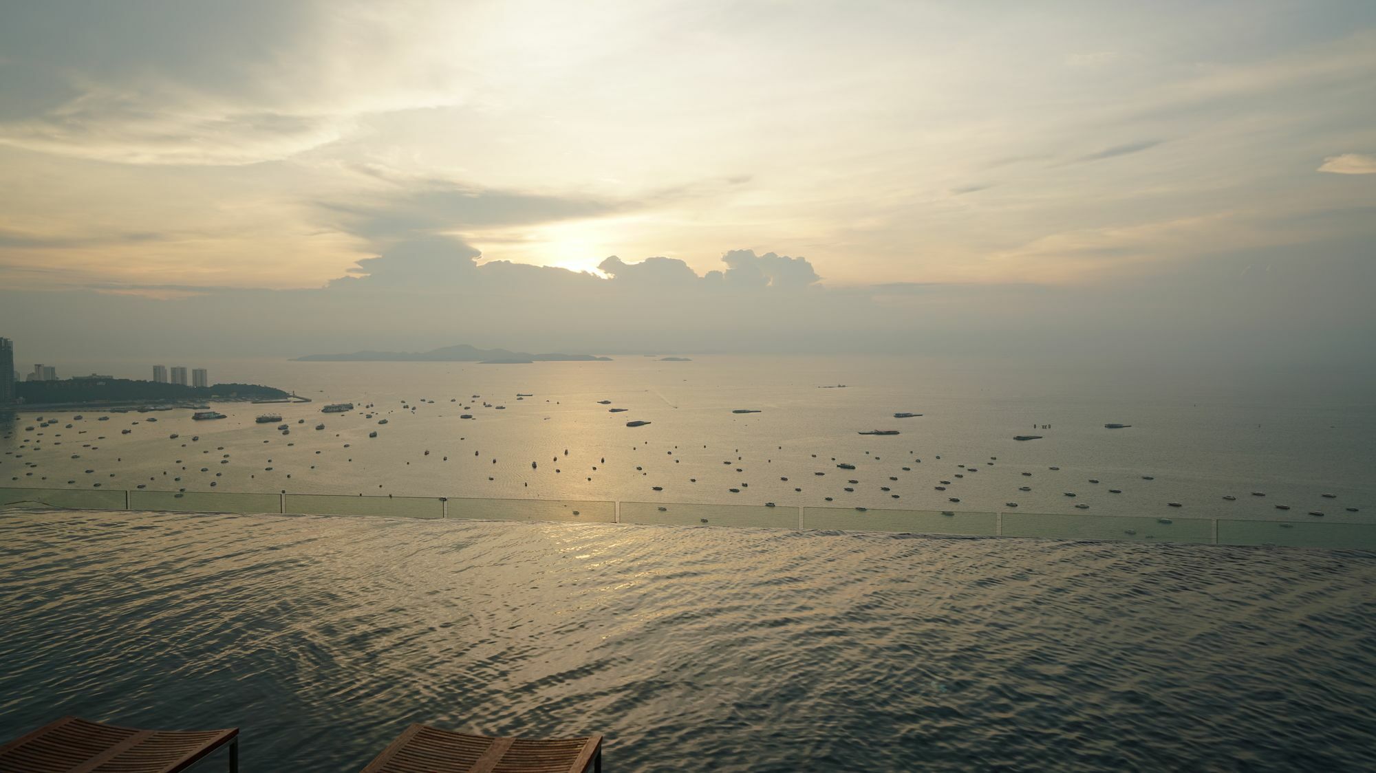 Centric Sea Pattaya By Uplus Exteriör bild