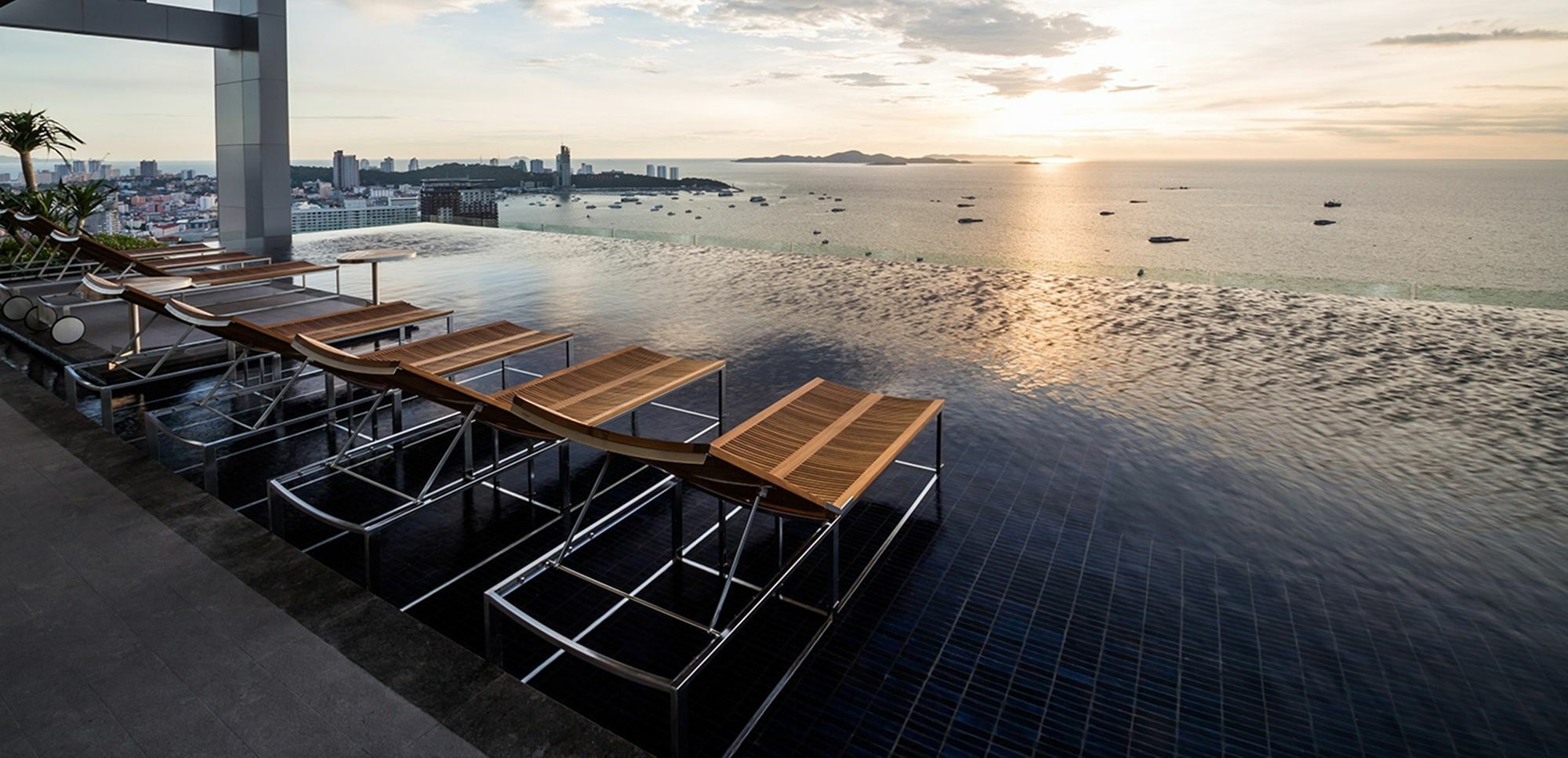 Centric Sea Pattaya By Uplus Exteriör bild