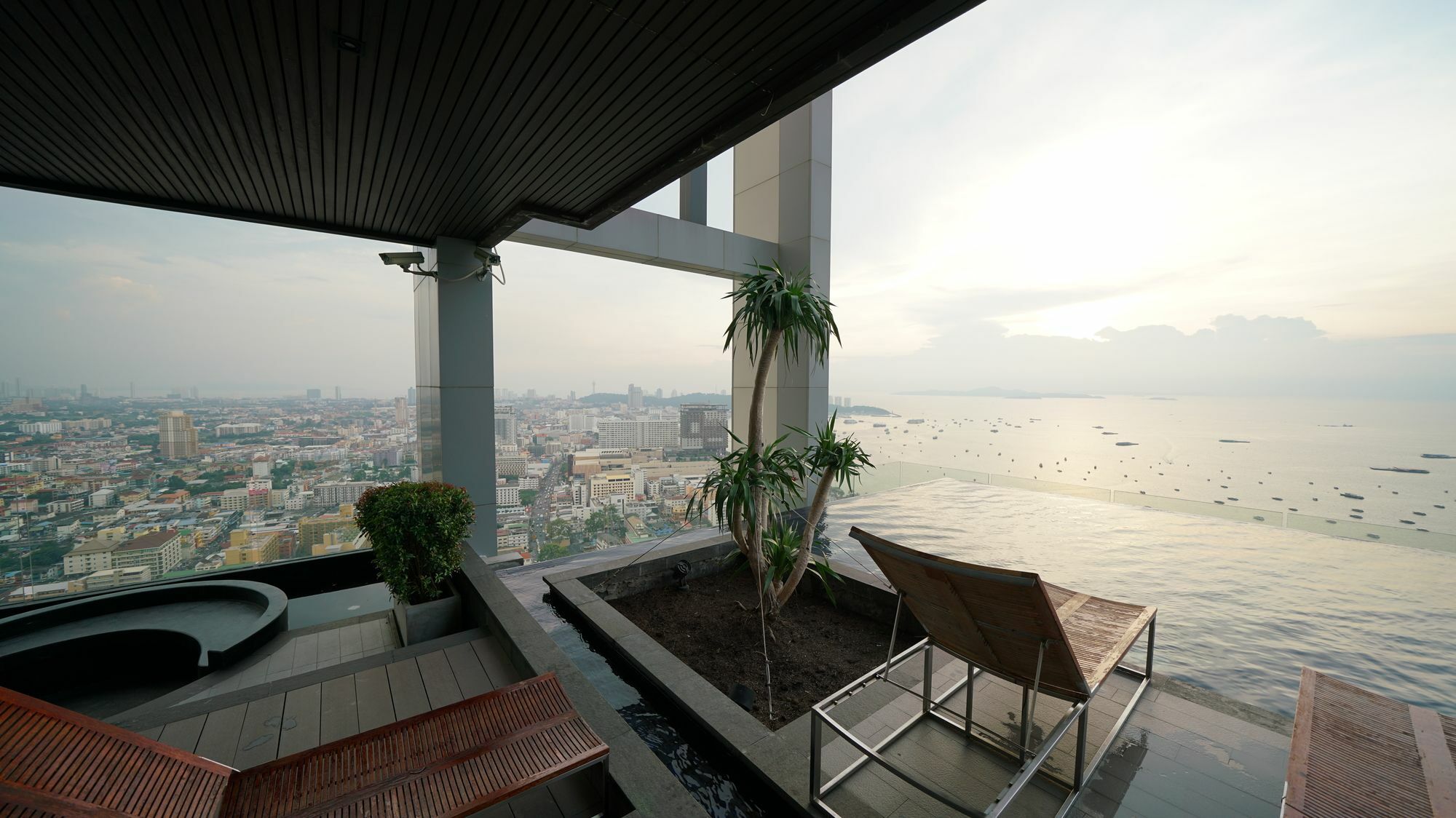 Centric Sea Pattaya By Uplus Exteriör bild